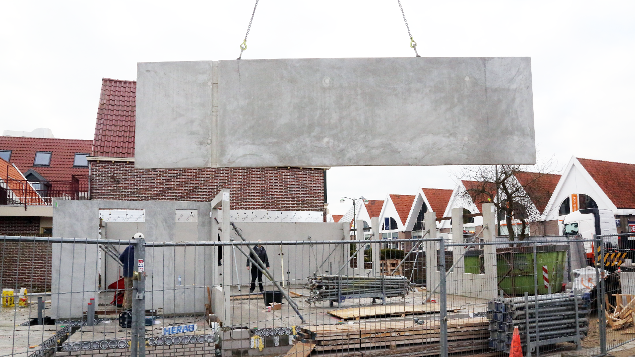 Prefab Betonnen Wanden Plaatsen Voor Drie Woningen Nieuw Volendam