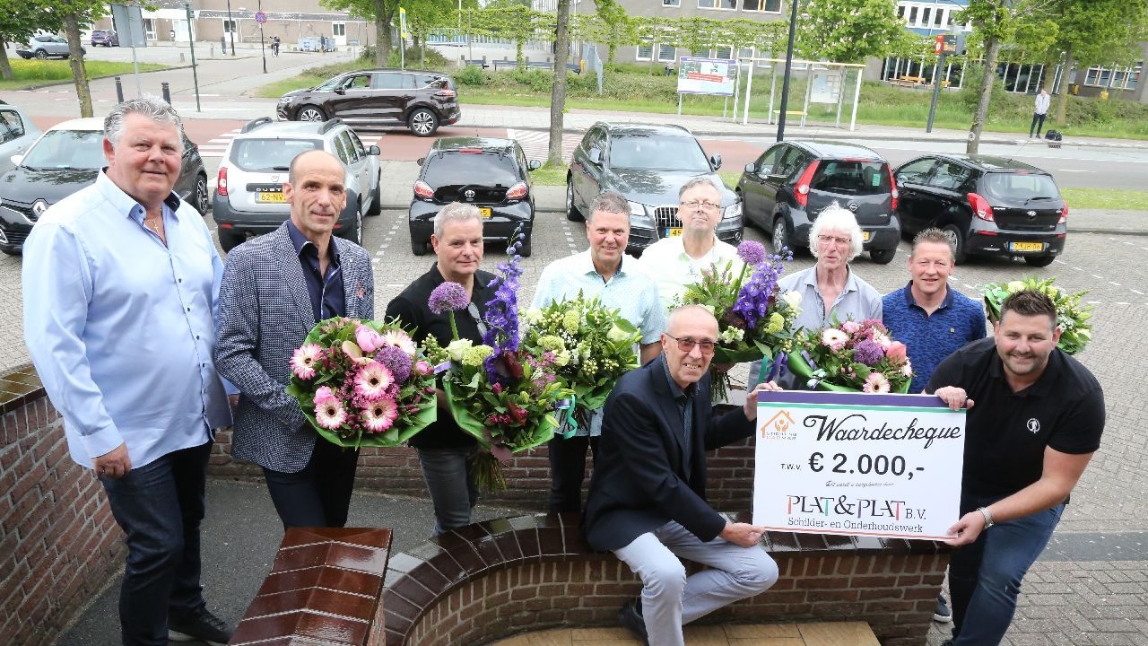 Schenking Aan CarMar En Huldiging Jubilarissen Bij Schildersbedrijf ...